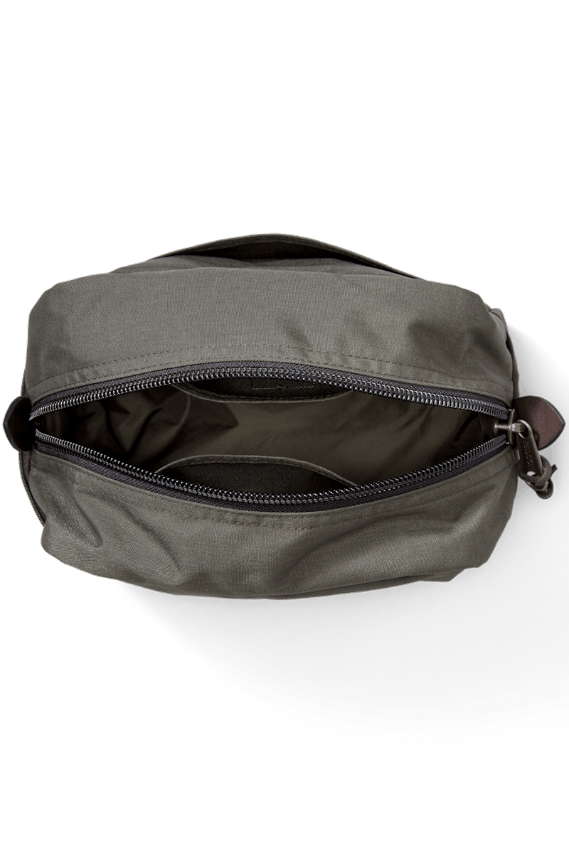 fjallraven travel toiletry bag dark grey Filson | Travel Pack