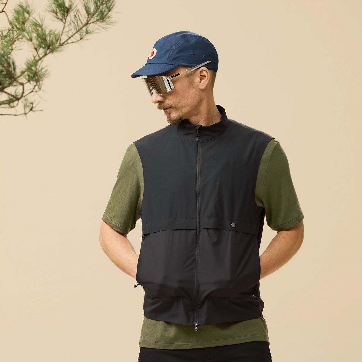 Fjallraven | Hoja Adventure Vest - Black - Men's – Montana Supply Co.