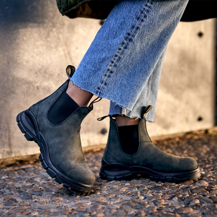 Blundstone | #2238 Women's Lug Chelsea Boots - Rustic Black Blundstone | #2238 Women's Lug Chelsea Boots - Rustic Black