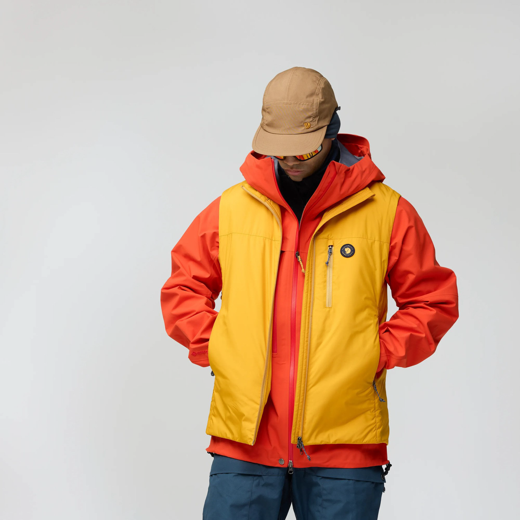 Fjällräven フィッシングベスト Ｌオレンジ Fjallraven | Bergtagen 60 Insulation Vest - Black - Men's