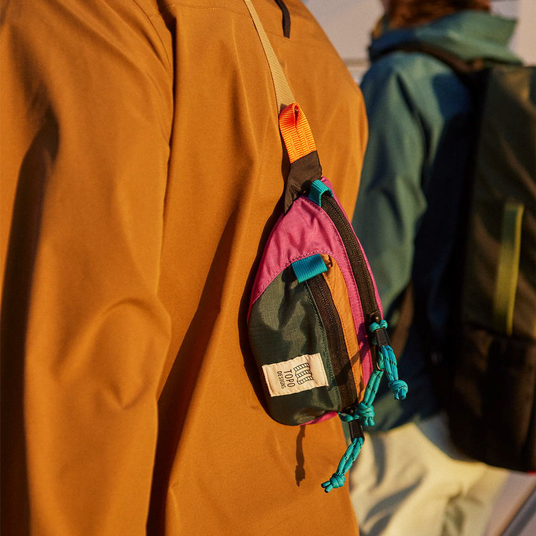 Topo Designs | Mountain Waist Pack - Black / Black – Montana